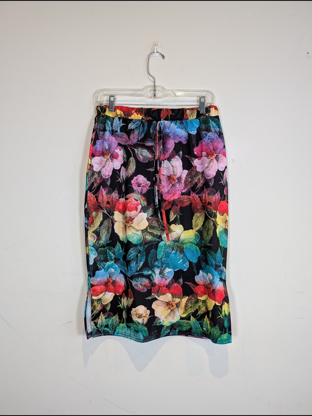 NWT LOVEU DEAR Floral Print Black Pencil Skirt, Size Large
